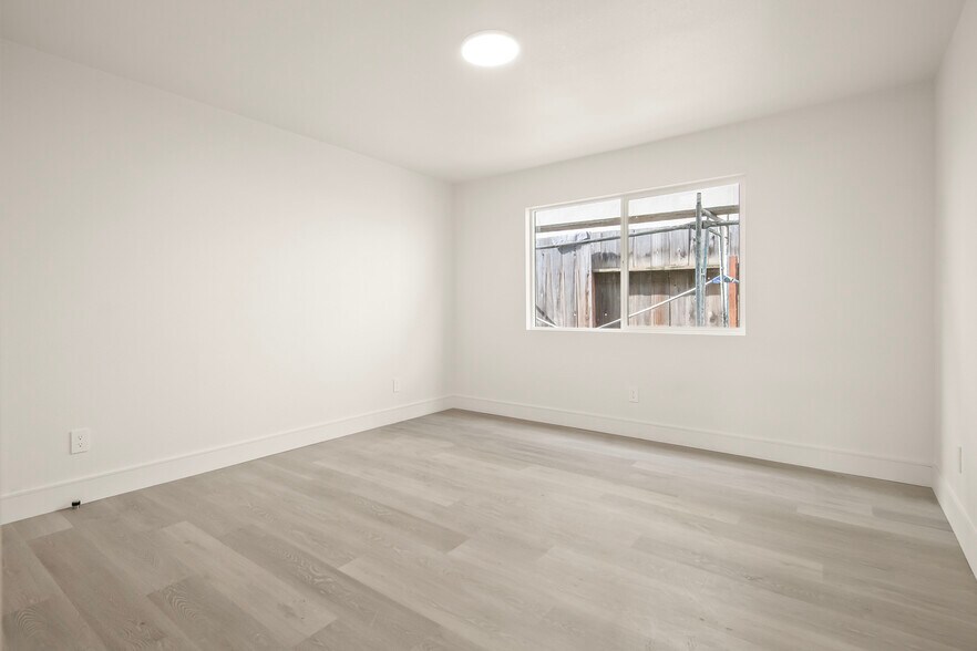 More Photos Of 91 5th Ave, Redwood City Showroom For Sale
