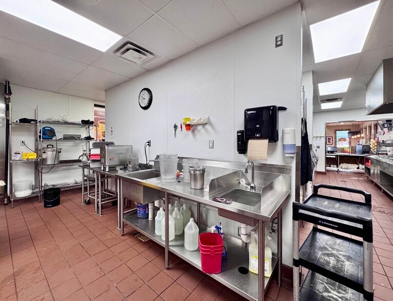 More Photos Of 3201 W Stan Schlueter Loop, Killeen General Retail For Sale