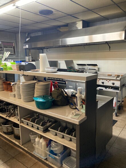 More Photos Of 220 Towner Ave, Larimore Flex For Sale