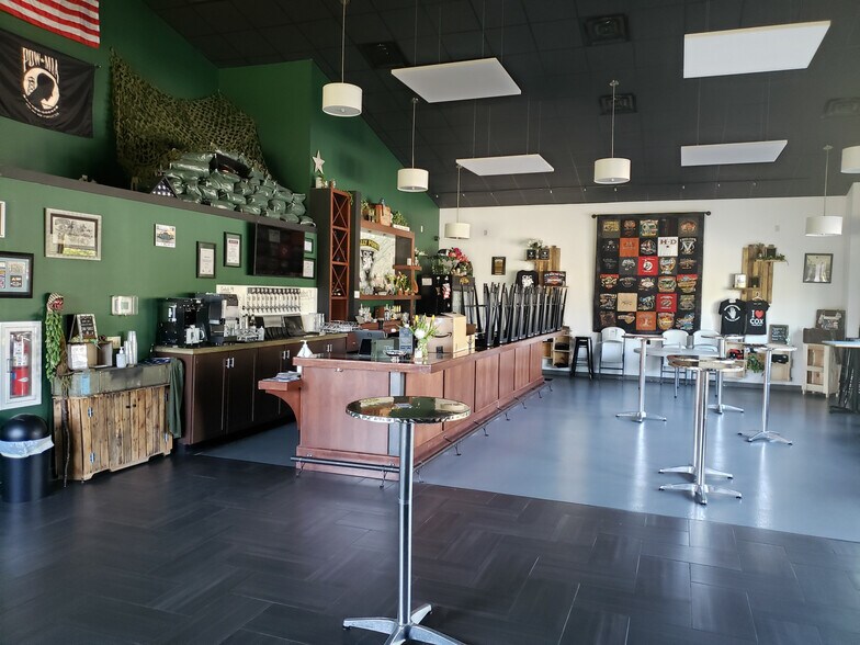 More Photos Of 50 Veterans Dr, Elizabethtown Restaurant For Sale