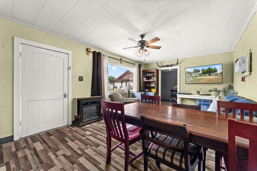More Photos Of 702 W Wallace St, San Saba Hotel For Sale