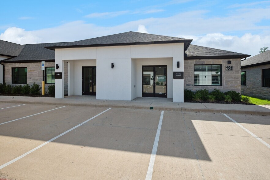 More Photos Of 2001 Auburn Hills Pky, McKinney Medical For Sale