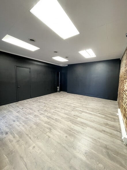 More Photos Of 848 E Warrington Ave, Pittsburgh General Retail For Lease