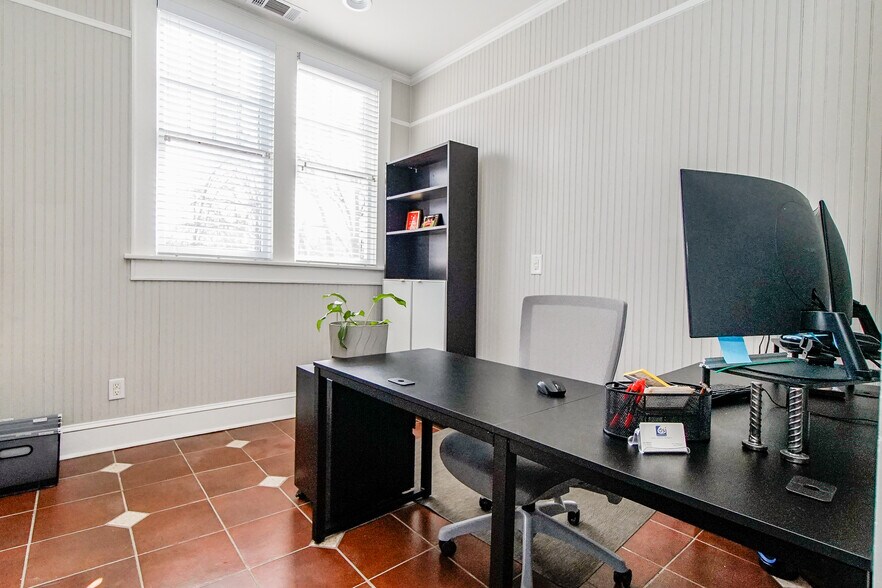 More Photos Of 455 N Milledge Ave, Athens Office For Lease