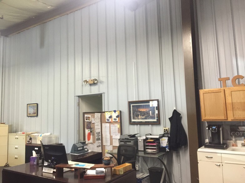 More Photos Of 785 20th St, Newport Warehouse For Lease