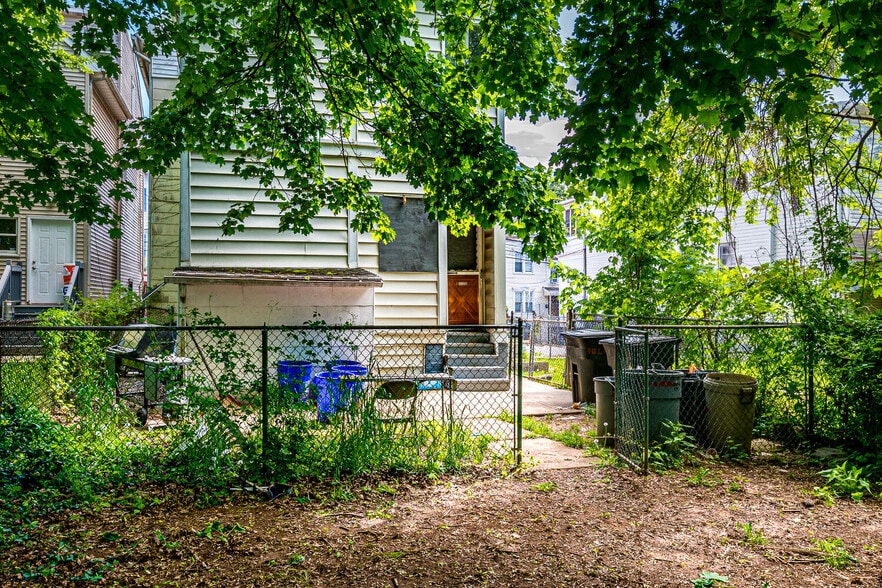 More Photos Of 173 Hamilton St, New Brunswick Specialty For Sale