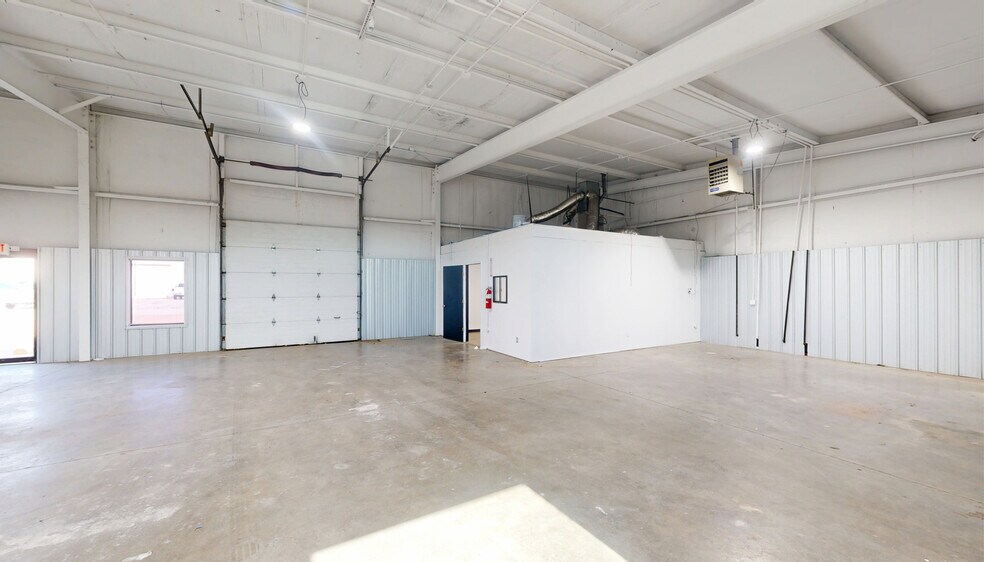 More Photos Of 1107 Shaver St, Springdale Industrial For Lease