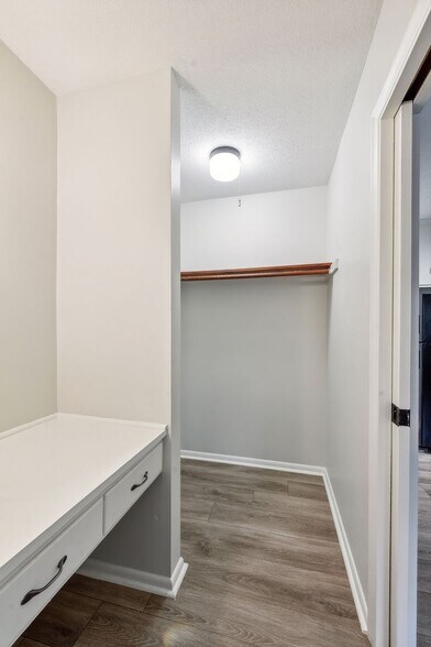 More Photos Of 2009-2017 Commerce Blvd, Mound Apartments For Sale