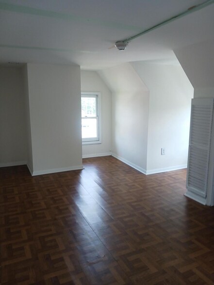 More Photos Of 5870 Easton Rd, Plumsteadville Unknown For Lease