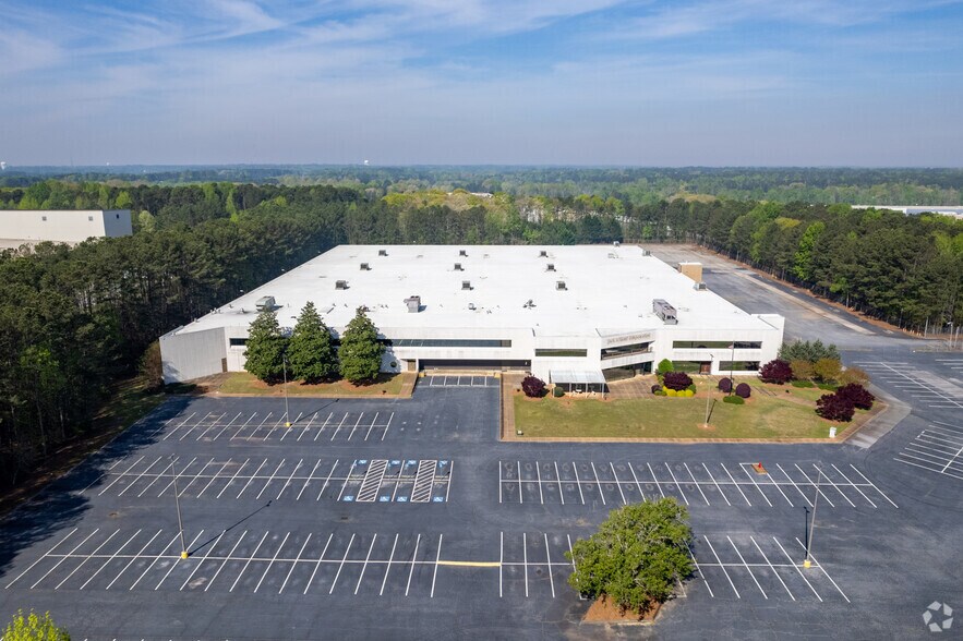 More Photos Of 36 Herring Rd, Newnan Warehouse For Lease
