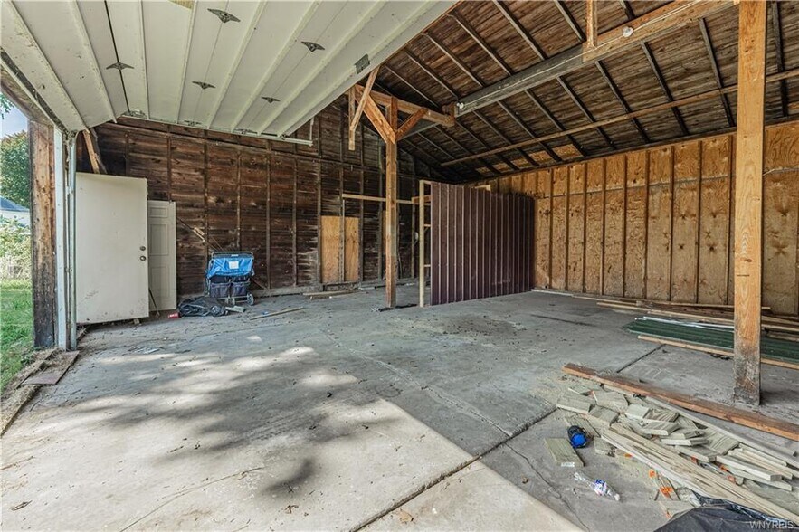 More Photos Of 6115 1st St, Newfane Office For Sale