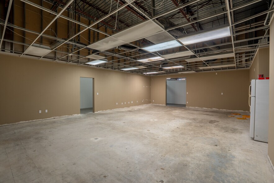 More Photos Of 3403 W 7th Ave, Eugene Manufacturing For Lease