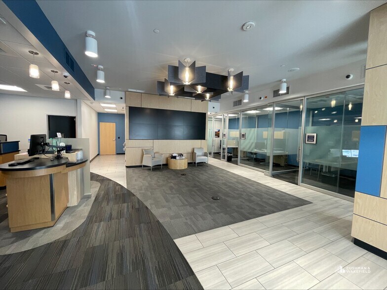 More Photos Of 870 Colorado Blvd, Denver Parking Garage For Lease