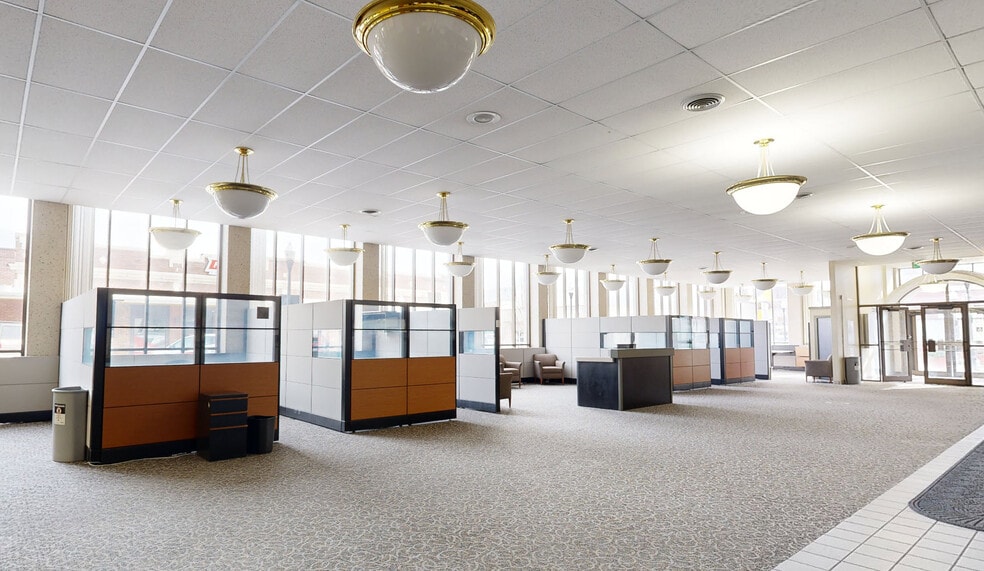 More Photos Of 320 A St, Idaho Falls Bank For Lease