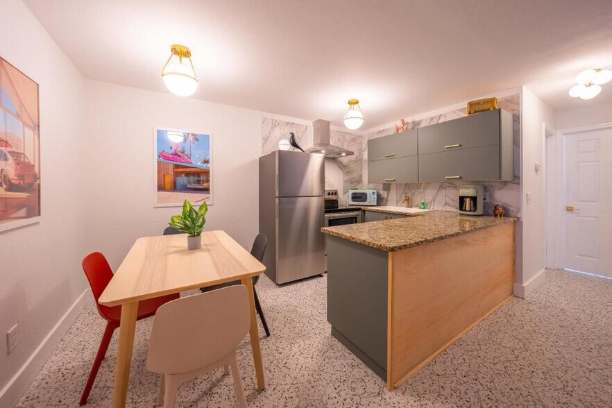 More Photos Of 648 Poinsettia Ave, Clearwater Beach Hotel For Sale