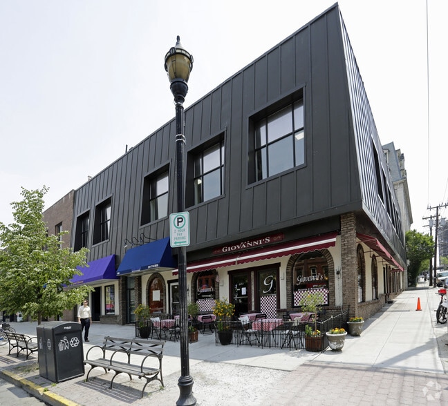 More Photos Of 605 Washington St, Hoboken Storefront For Lease