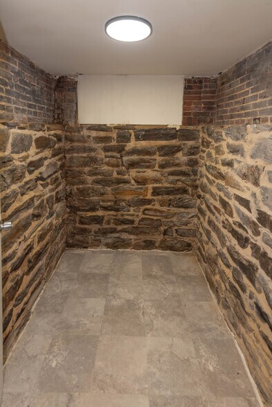 More Photos Of 2100-2102 Maryland Ave, Baltimore Apartments For Sale