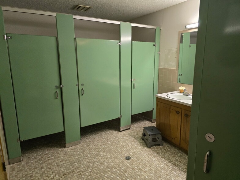 More Photos Of 517 Pleasant Ave, Kannapolis Religious Facility For Sale