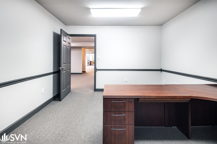 More Photos Of 125 Macarthur Ct, Nicholasville Manufacturing For Lease