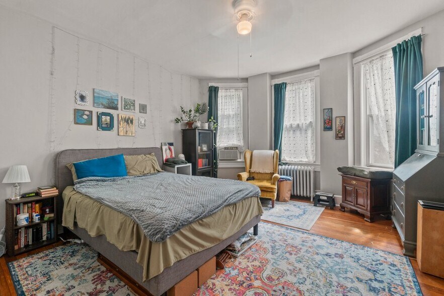 More Photos Of 5001 Roland Ave, Baltimore Apartments For Sale