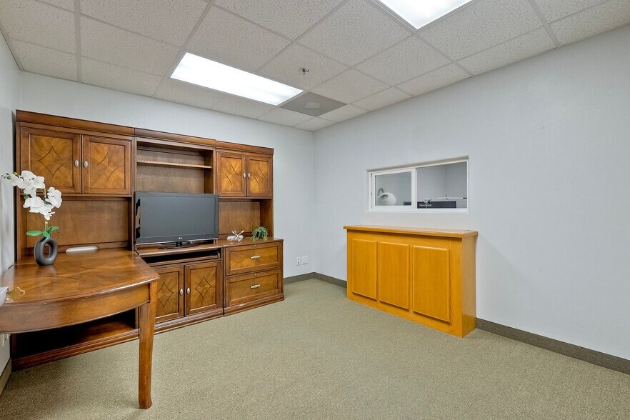 More Photos Of 13200 Kirkham Way, Poway Industrial For Sale