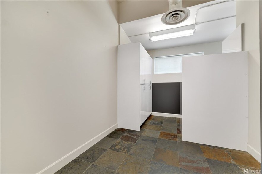 More Photos Of 4014-4020 Aurora Ave N, Seattle Apartments For Sale