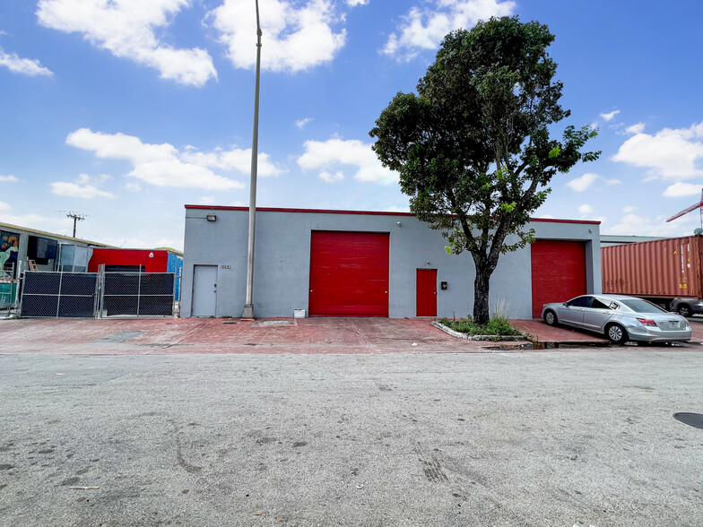 Primary Photo Of 1052-1054 E 27th St, Hialeah Warehouse For Lease