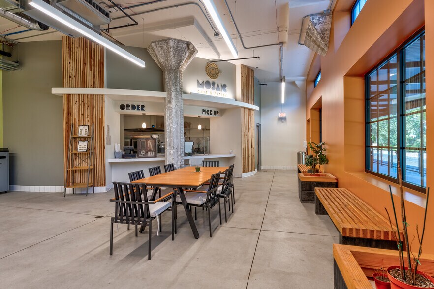 More Photos Of 747 R St, Fresno Office For Lease