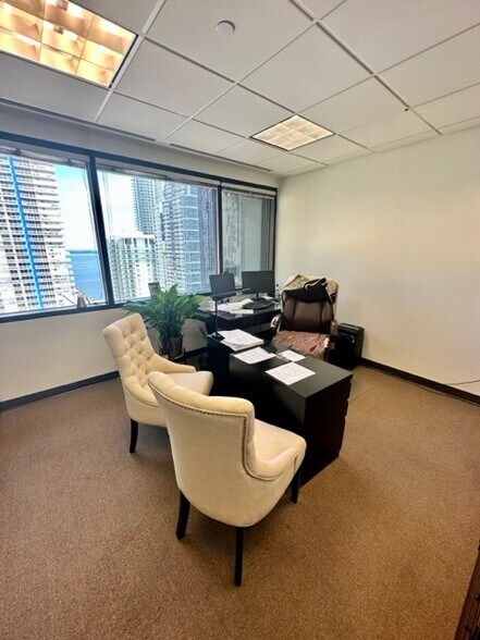 More Photos Of 1200 Brickell Ave, Miami Office For Lease