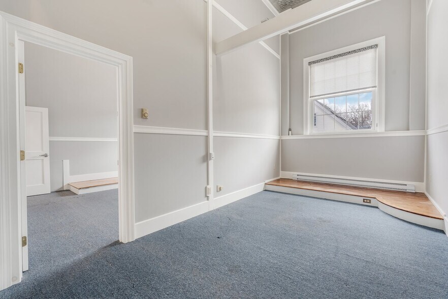 More Photos Of 192 Main St, Ellsworth Storefront For Sale