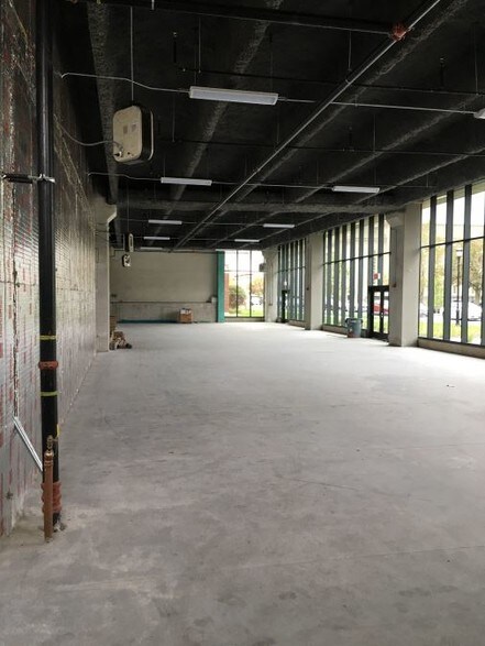 More Photos Of 315 Buckingham St, Hartford Parking Garage For Lease