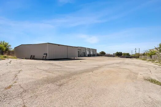 More Photos Of 200 Trademark St, Buda Warehouse For Lease