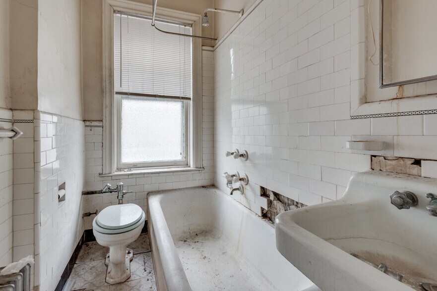 More Photos Of 87-87 116th St, Richmond Hill Multifamily For Sale