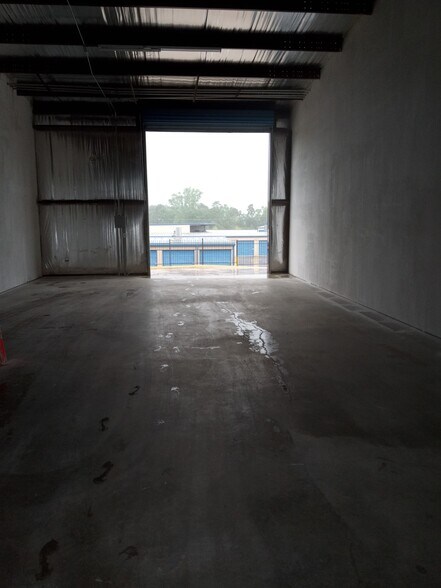 More Photos Of 20 FM 1791 Rd, Huntsville Self Storage For Lease