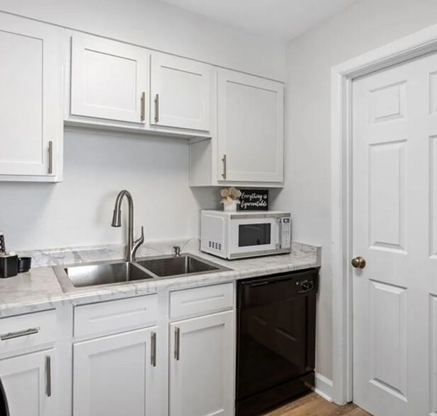 More Photos Of 180 S 20th Ave, Brighton Apartments For Sale