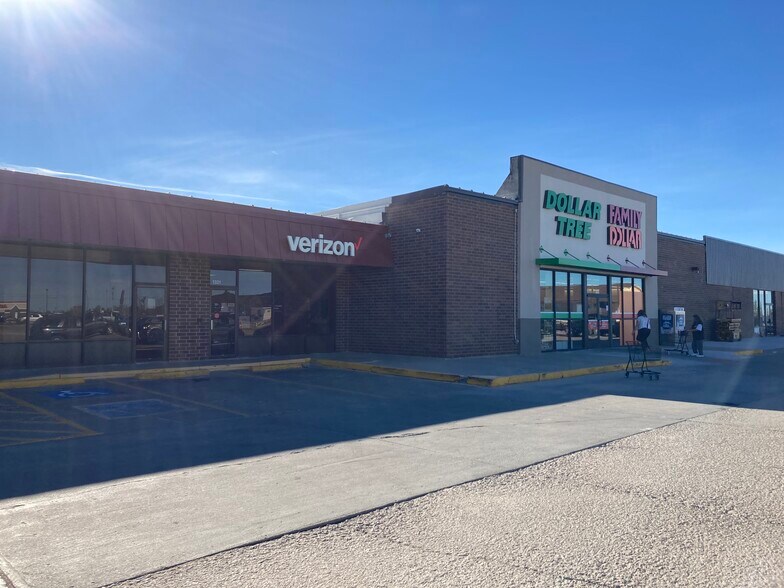 More Photos Of 1300-1322 W 3rd St, Alliance General Retail For Sale