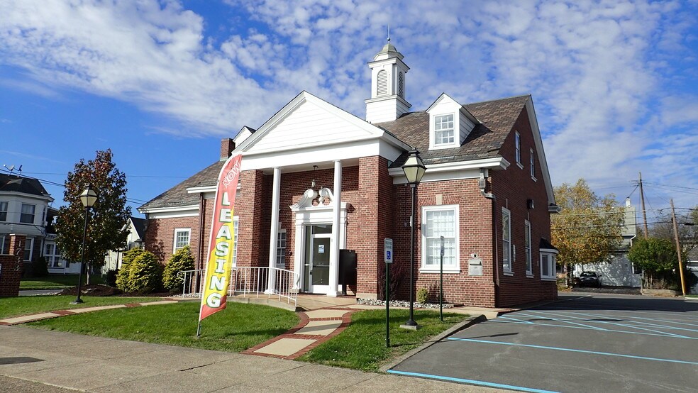 More Photos Of 1733 Washington Blvd, Easton Office For Sale