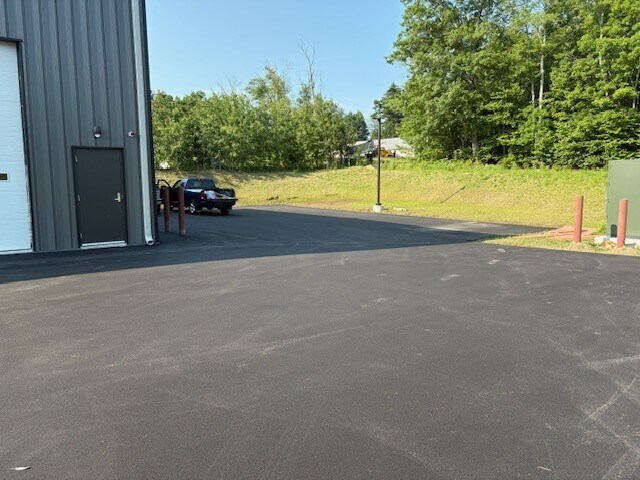More Photos Of 5 Crane Way, Hooksett Industrial For Sale