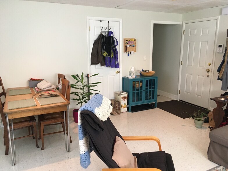 More Photos Of 511-513 N Cayuga St, Ithaca Flex For Sale