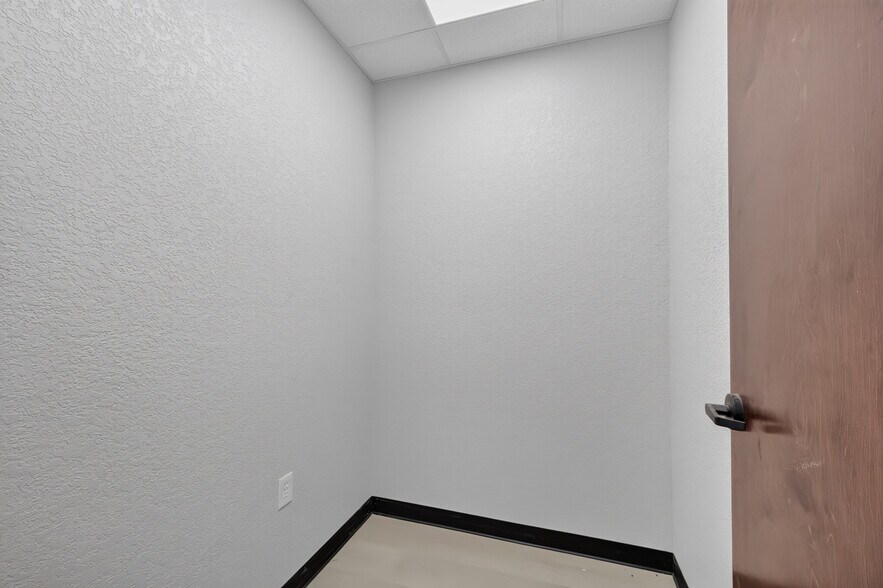 More Photos Of 16697 W Basin St, Odessa Industrial For Lease