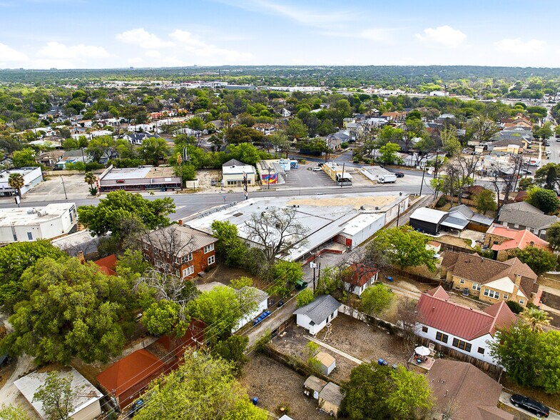 More Photos Of 1602 W Kings Hwy, San Antonio Freestanding For Sale