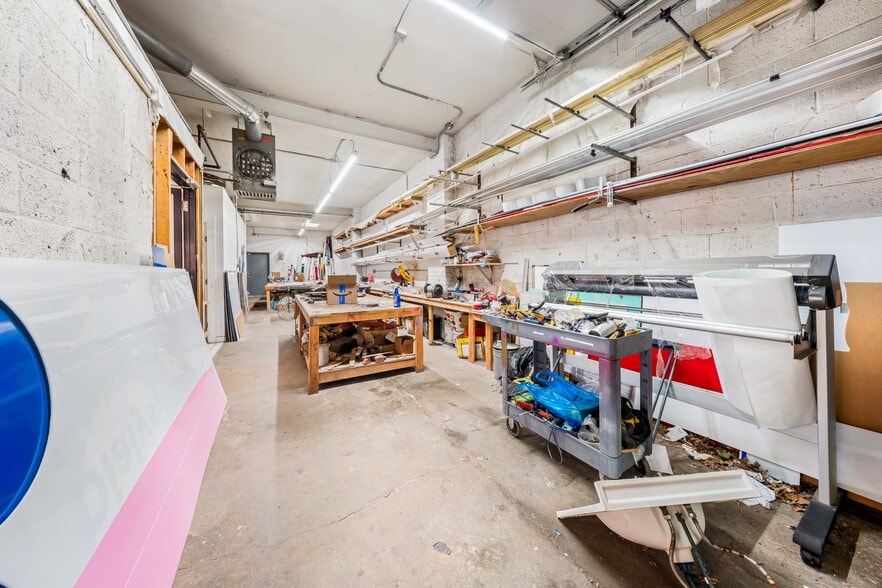 More Photos Of 2006 125th St, College Point Warehouse For Lease