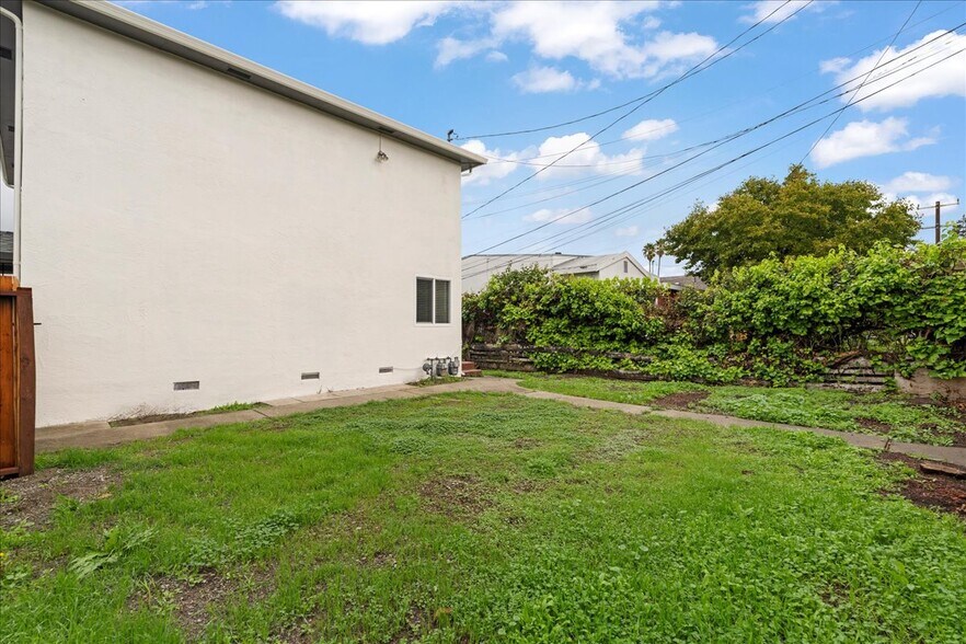 More Photos Of 688 Grove Way, Hayward Apartments For Sale