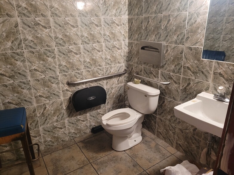 More Photos Of 953 E Sahara Ave, Las Vegas Storefront For Sale