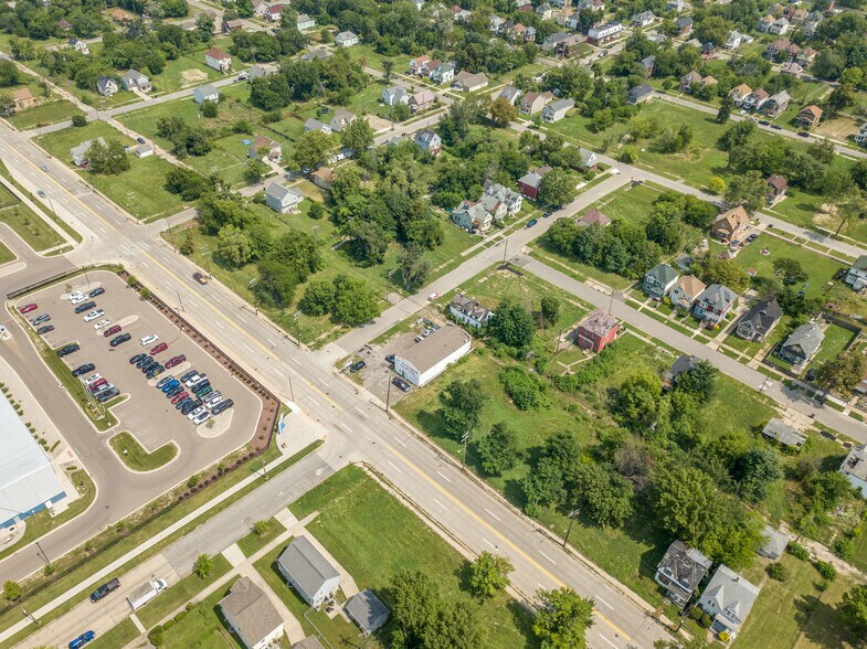 More Photos Of 5788 Van Dyke St, Detroit Auto Repair For Sale