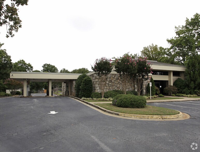 More Photos Of 655 N Jeff Davis Dr, Fayetteville Bank For Sale