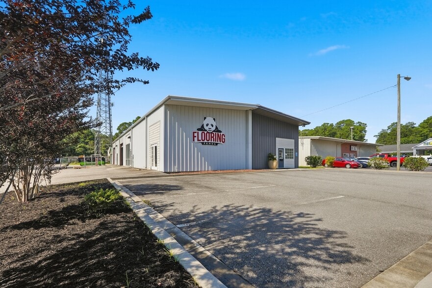 More Photos Of 864 Kingswood Dr, Conway Flex For Sale