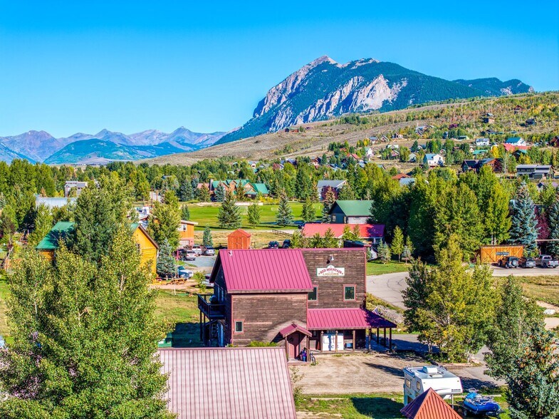 More Photos Of 81 Gillaspey Ave, Crested Butte General Retail For Sale