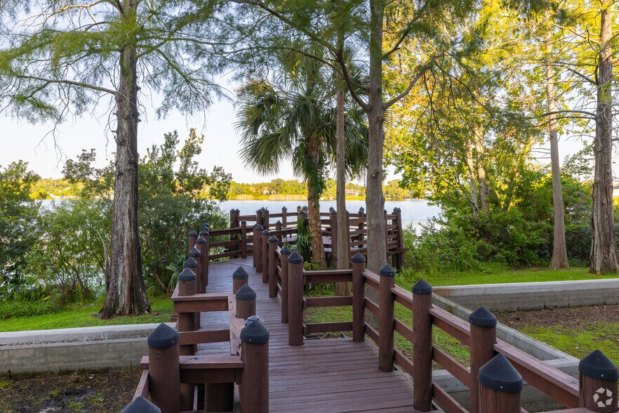 More Photos Of 1101 N Lake Destiny Dr, Maitland Office Residential For Lease