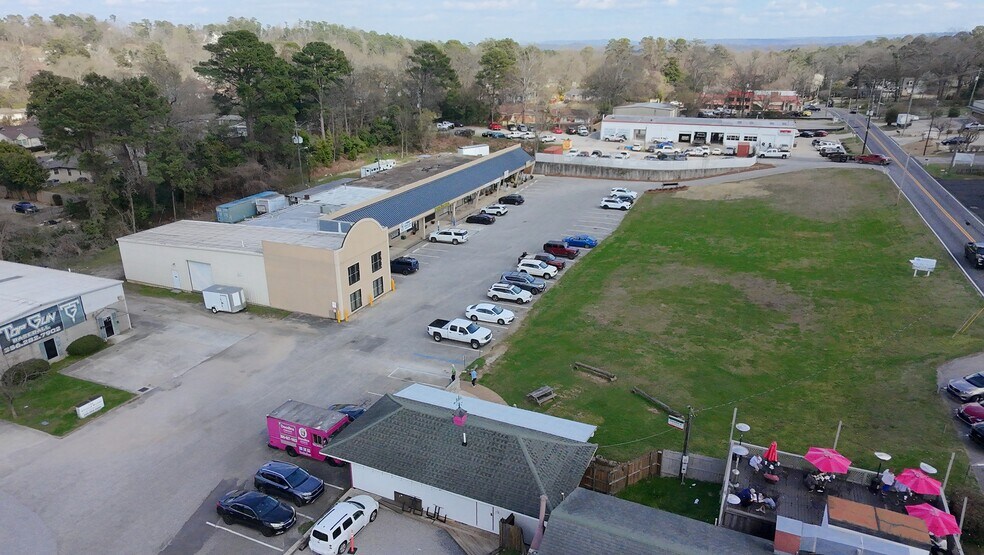 More Photos Of 3242-3258 Cahaba Heights Rd, Birmingham Unknown For Lease